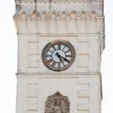 ...e dall�orologio circolare